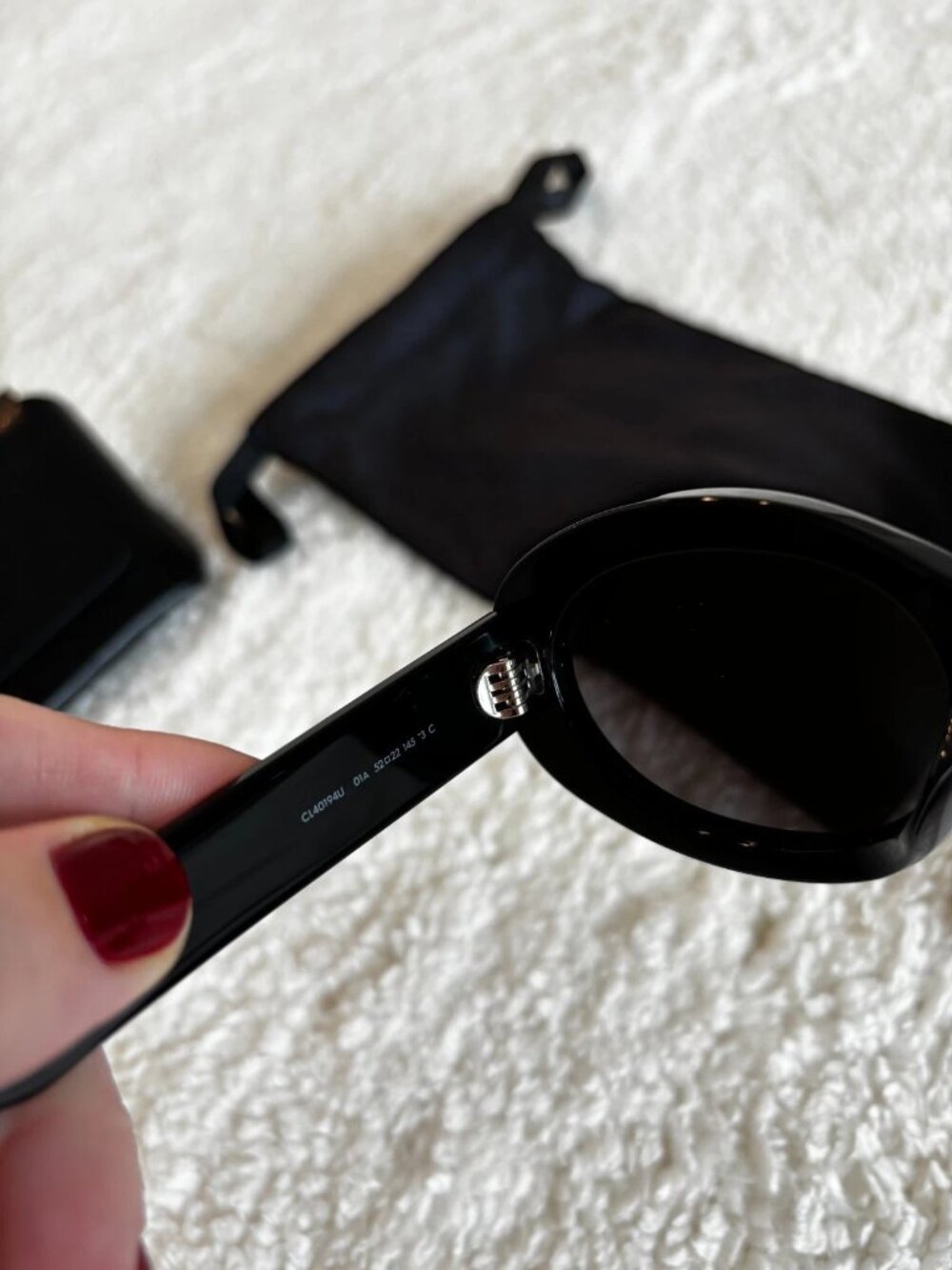 Celine Triomphe Oval Women Sunglasses CL40194U 01A Black Frame - Picture 6 of 10